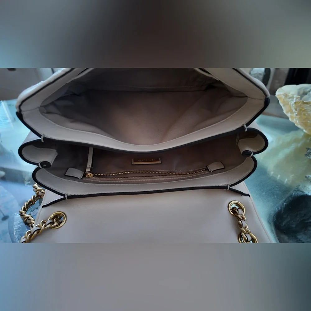 Tory Burch Quilted Shoulder Bag in Cream with Gold Chain